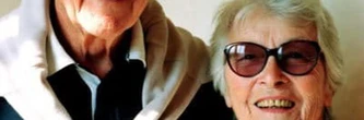 Connaissez-vous Bernard et Chantal, le "couple" de retraités qui se moque des jeunes... et des boomers ?