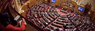 Vote sans suspense au Sénat pour le budget de Bayrou, toujours sous pression