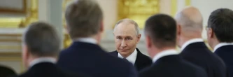 Poutine attendu sur l'économie en berne à Saint-Pétersbourg, sous la menace des drones ukrainiens