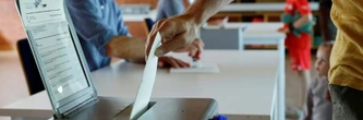 Soulagement en Suisse après le rejet dans les urnes de l'initiative anti-immigration