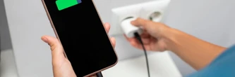 Est-il vrai qu'on ne devrait jamais charger notre téléphone pendant la nuit?