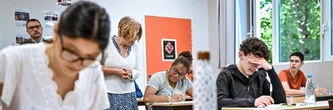 "Ça m'a permis d'avoir 14/20" : cette technique de triche au bac est un fléau, elle a tout changé pour cette candidate