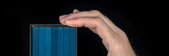 Adieu disques durs et clés USB : cet objet transparent de Microsoft promet de stocker vos données pendant 10 000 ans