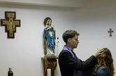 Au Portugal, un exorciste dit chasser les démons et défie l'Église
