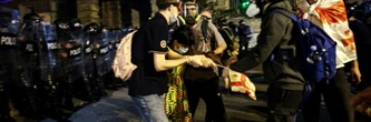 Géorgie: gaz lacrymogène et balles en caoutchouc contre des manifestants pro-UE