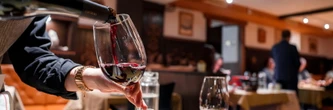 Cette arnaque dans les bars et restaurants explose, attention si vous choisissez du vin
