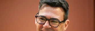 GB: le nouveau Premier ministre Burnham réunit son gouvernement, sans les proches de Starmer