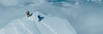 Il atteint le sommet à 8163m à 86 ans et entre dans l'histoire