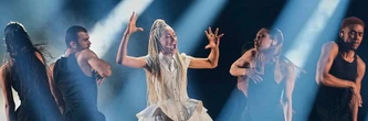 Monroe : la vidéo de la chanson "Regarde !" à l'Eurovision, on a vu un peu de trac mais le contrat est rempli
