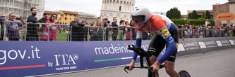 DIRECT. Giro 2025 : Hoole gagne la 10 étape, Del Toro garde le rose, le classement
