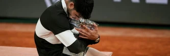 Roland-Garros: Alcaraz reste le roi au bout d'un duel épique avec Sinner