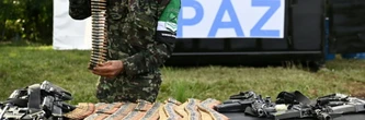 Colombie: accord de paix avec le gouvernement Petro, une centaine de guérilleros déposent les armes