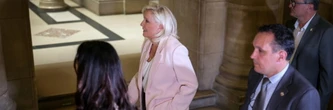 Marine Le Pen est au Palais de justice où va se sceller son destin politique