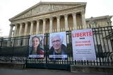 Iran: les ex-détenus Cécile Kohler et Jacques Paris "sont libres et en chemin vers le territoire français", annonce Macron