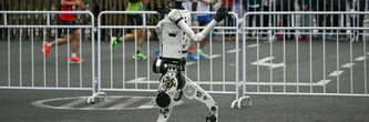 Terminator version Usain Bolt: des robots battent les humains lors d'une course à Pékin