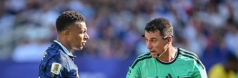 Ilgiz Tantashev : l'arbitre du 8e de finale France - Paraguay dézingué par la presse, qui est-il ?