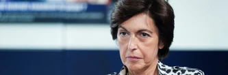 Pourquoi Ruth Elkrief est-elle placée sous protection policière ? Quelle est la mission de son agent de sécurité ?
