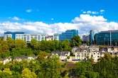 Ces villages sont à quelques mètres de la France, le salaire moyen y est de 10 000 euros par mois