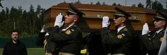 L'Ukraine rapatrie et inhume un "héros" nationaliste qui divise