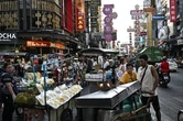Bangkok, paradis de la street food, donne un coup de balai parmi les vendeurs de rue