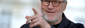Laurent Ruquier a-t-il pris le melon ? Voici pourquoi il a nommé son émission "Chez Ruquier"
