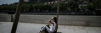 La France suffoque sous le "dôme de chaleur", 13 départements en vigilance orange