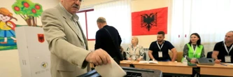 Les Albanais votent pour des législatives test sur le chemin de l'UE
