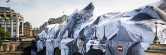 "C'est spectaculaire!": Paris découvre le Pont Neuf emballé par JR