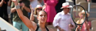 Diane Parry : elle a une grosse particularité dans son jeu, qui est la joueuse de tennis française ?
