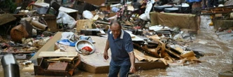 Inondations en Chine: 39 morts, habitants et secours s'attellent au nettoyage