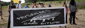Projet de l'A69 : plusieurs milliers de militants réunis dans le Tarn, un gendarme blessé après des tirs de cocktails Molotov