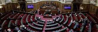 Œuvres pillées durant la colonisation: après des années d'attente, ultime étape au Parlement français