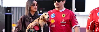 "Papa veut t'épouser" : la demande en mariage de Charles Leclerc à Alexandra Saint Mleux avec l'aide de leur chien Léo
