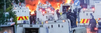 Nouvelle nuit de heurts à Belfast, Londres condamne des "violences racistes"