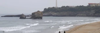Effondrement d'une falaise à Biarritz : au moins deux personnes recherchées, ce que l'on sait
