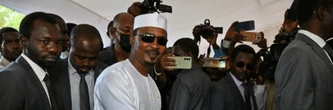 Tchad: le chef de la junte Mahamat Déby élu président, son Premier ministre proteste