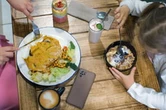 Petit bouleversement à la cantine : pourquoi les assiettes des élèves changent-elles dans cette commune ?