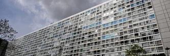 "Patrimoine majeur" ou passoire énergétique : la rénovation de l'immeuble Mouchotte à Paris divise