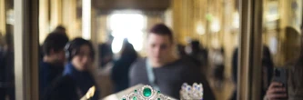 Bijoux volés au Louvre : les enquêteurs redoutent qu'ils aient disparu à jamais, une pratique criminelle identifiée