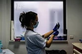 DIRECT. Coronavirus en France : 34 318 nouveaux cas, "le pic de la troisième vague derrière nous" ?