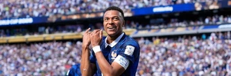 Kylian Mbappé : pourquoi le joueur a fait la flute après son but lors de France - Sénégal ? Une promesse et un clin d'oeil à son enfance