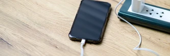 Il y a trois règles simples quand on recharge son téléphone, elles font gagner du temps et de l'argent