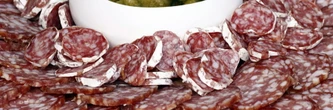 Ce saucisson vendu en grande surface ne doit pas être mangé, il est rappelé partout en France