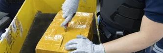 Des colis de La Poste suspectés de donner une maladie, des employés sont sûrs qu'ils viennent de sites en ligne