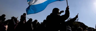 Champion du monde avec l'Argentine, il vend désormais des stylos pour survivre
