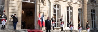 Nouveau gouvernement : Bayrou bientôt remplacé ? Quelles options pour Macron ?