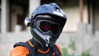 Pegatinas o cámara en el casco, las multas en moto más desconocidas