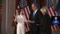 Kathy Hochul toma posesión como primera gobernadora de Nueva York