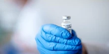 ¿Se puede beber alcohol tras la aplicación de las vacunas contra el coronavirus?