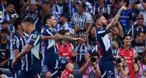 Sergio Ramos brilla en su estreno con Rayados y anota gol en el triunfo sobre Santos